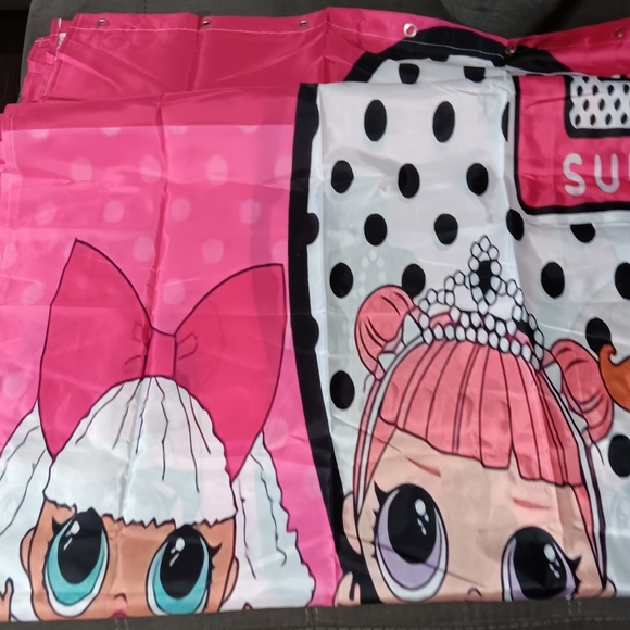 LOL Surprise 5 Piece Shower Curtain and Rugs - Picture 3 of 6